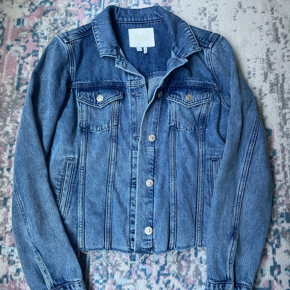 BRAND NEW WITHOUT TAGS PAIGE JEAN JACKET size small!!!